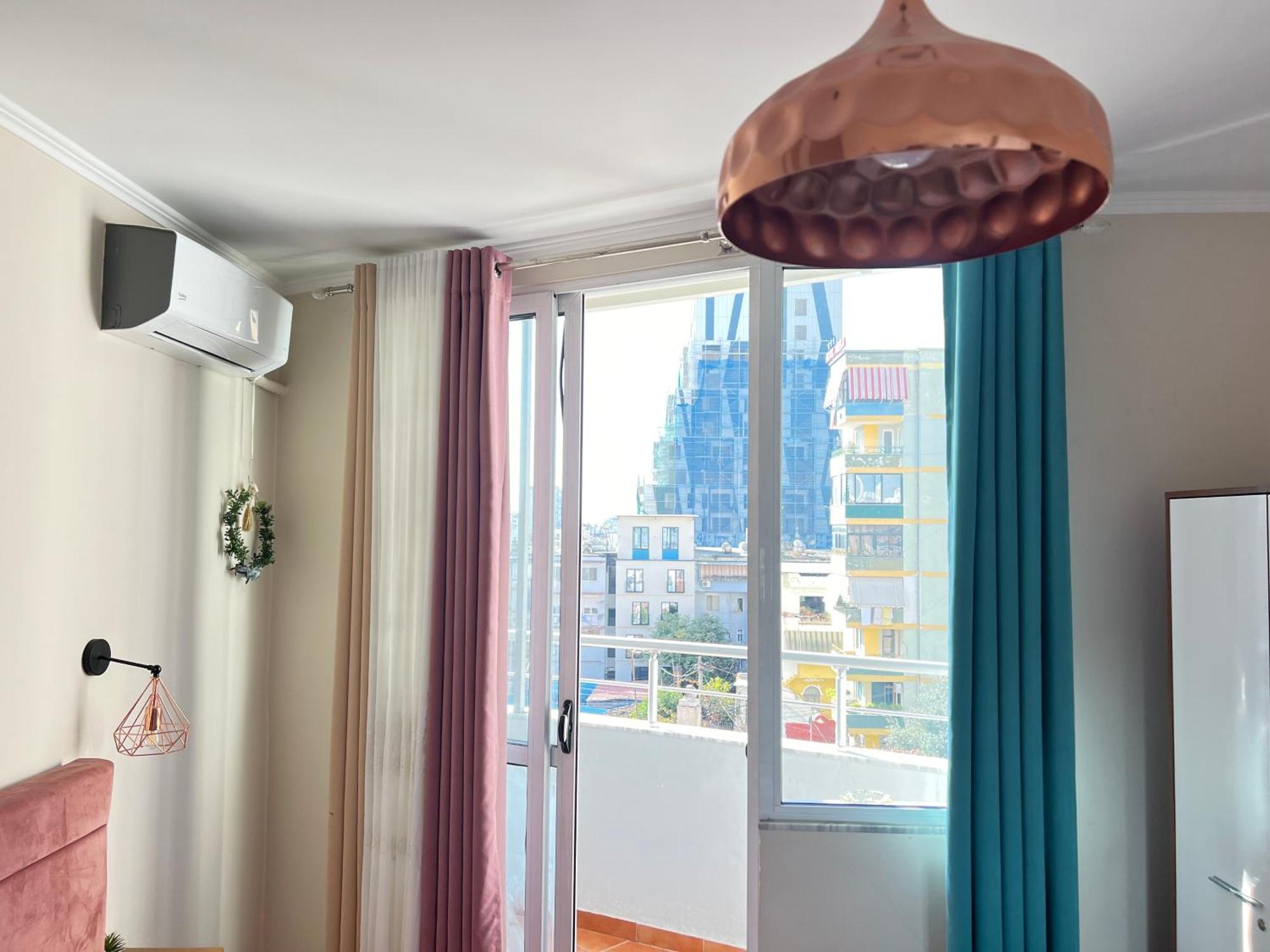 Sunlit House City Center Тирана Экстерьер фото